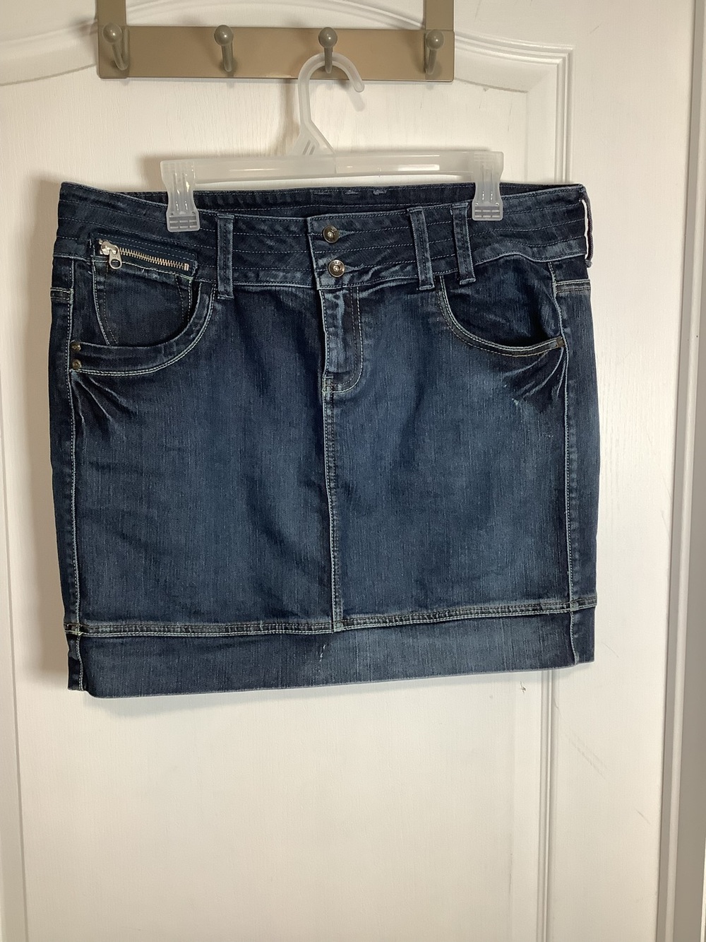 Y2K Ricki’s Dark Wash Denim Mini Skirt